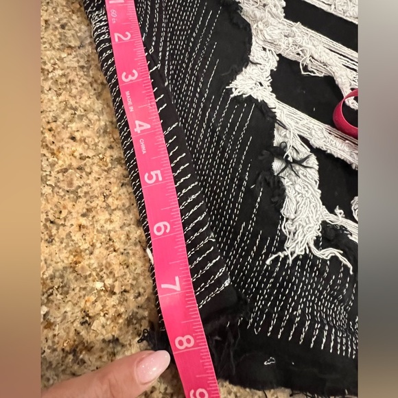 Guapi Shorts Mens 32 Black White Distressed Denim Limited Edition Shredded Raw - Picture 7 of 10